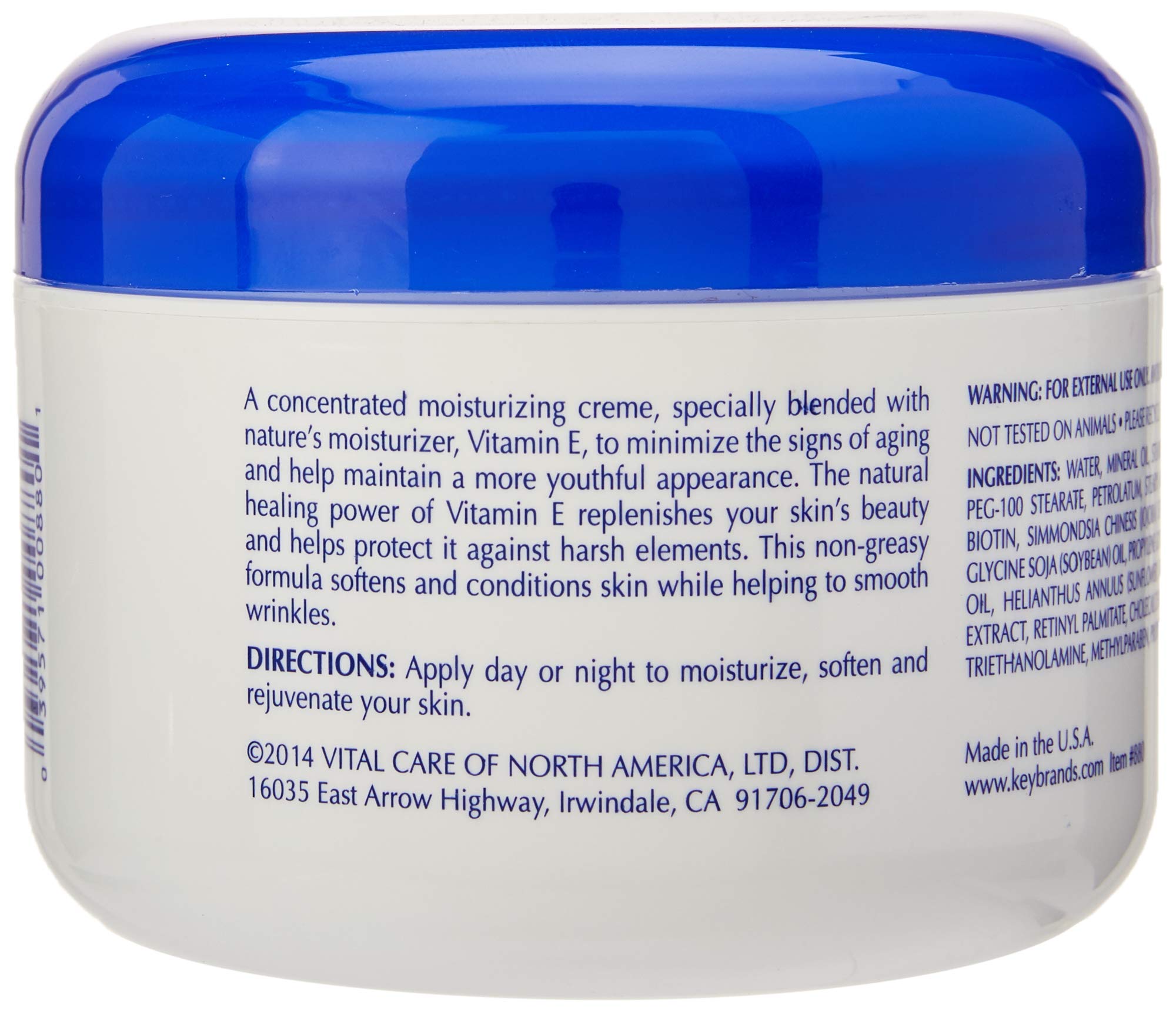 Vital Care Crema Vitamina E: aplicación suave en manos para nutrición diaria.