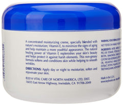 Vital Care Crema Vitamina E: aplicación suave en manos para nutrición diaria.