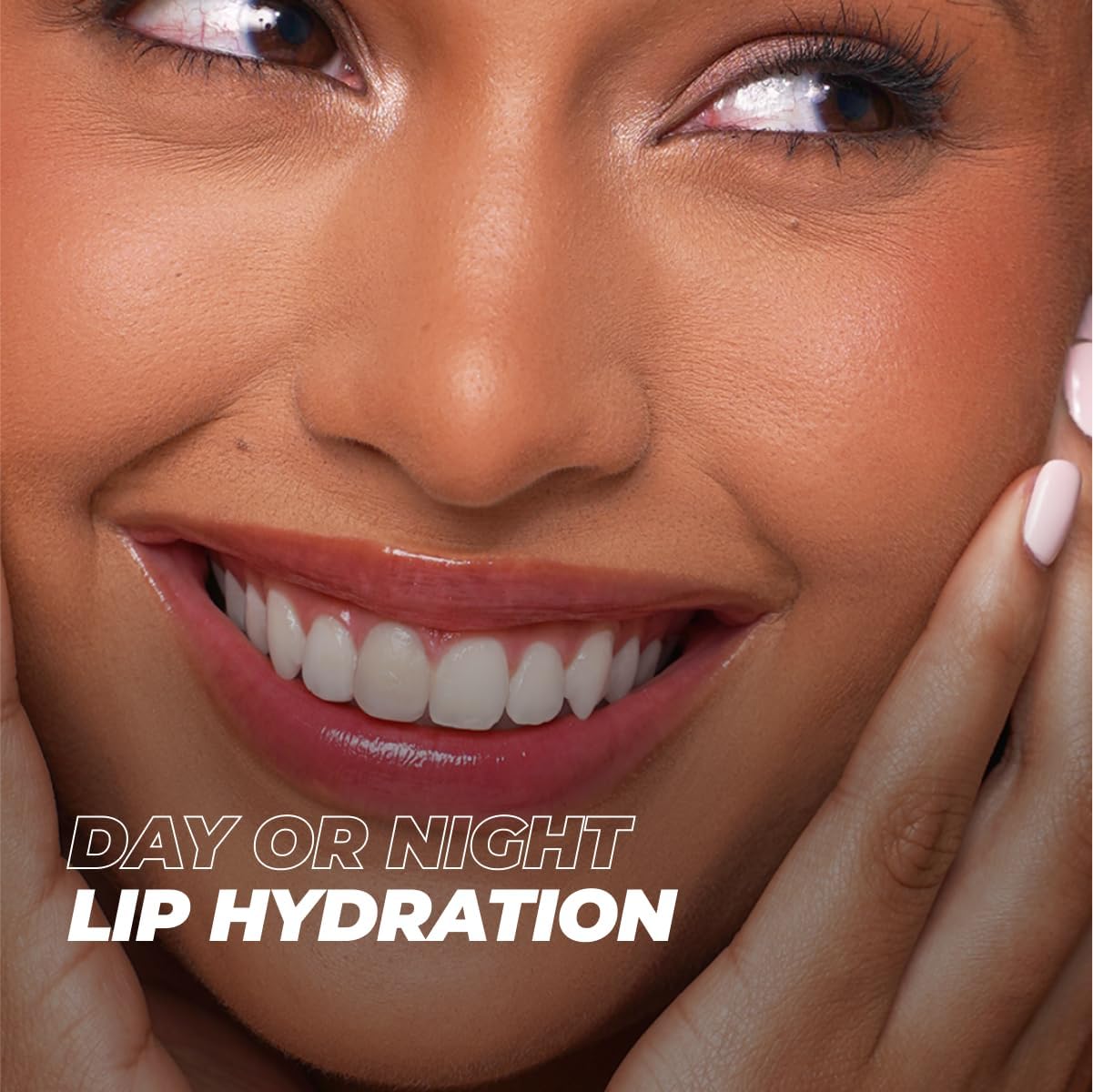 Vitamasques Lip Sugar Scrub, tubo práctico de 10 ml para retoques rápidos.
