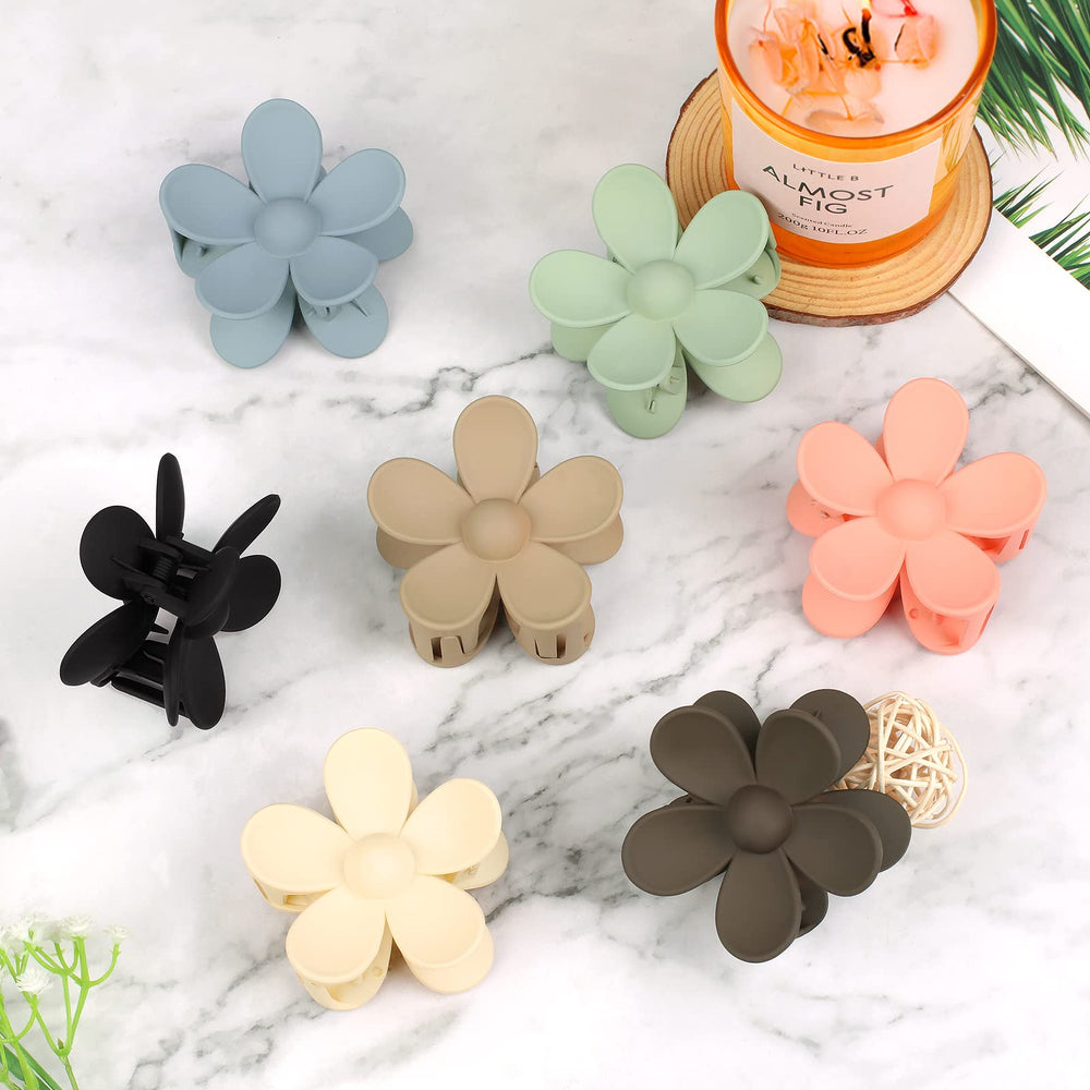 Vivinin Flower Claw Clip light gray adds subtle style and secure hold.