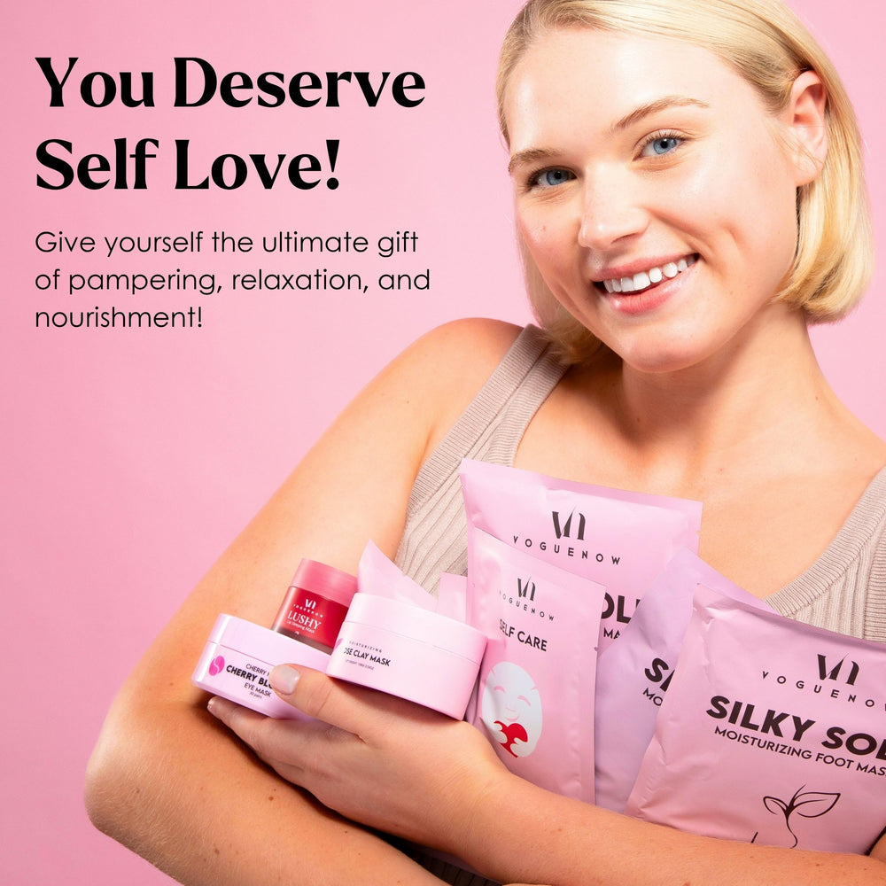 VogueNow scented candle helps establish a calming bath-time mood