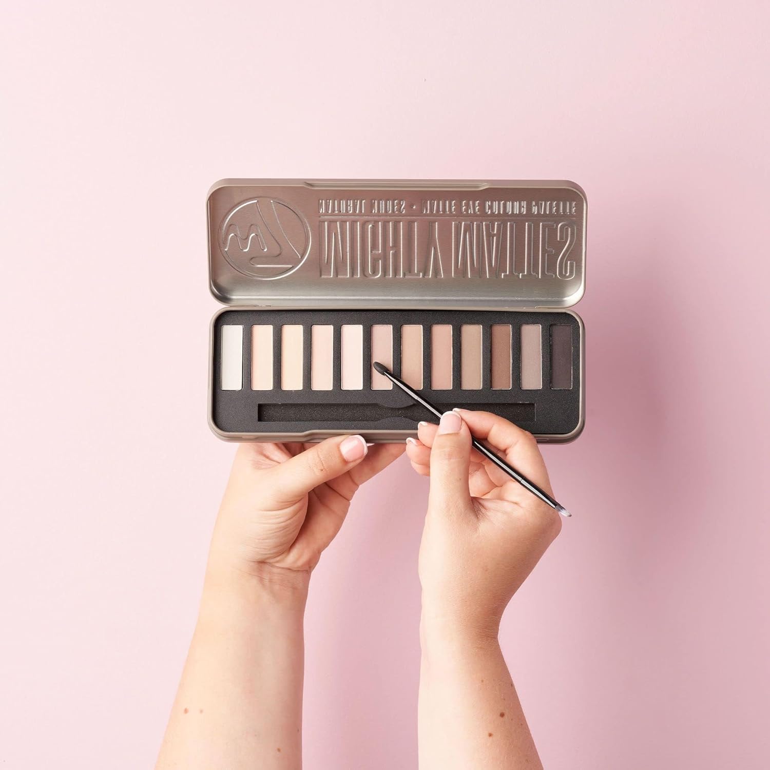 W7 Mighty Mattes close-up of pigmented shades ideal for smooth blending.