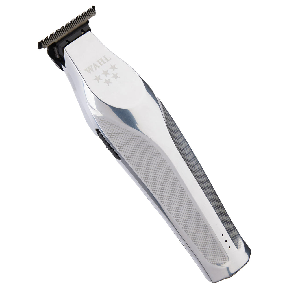 Wahl Professional Hi-Viz Trimmer cordless operation for on-the-go grooming.