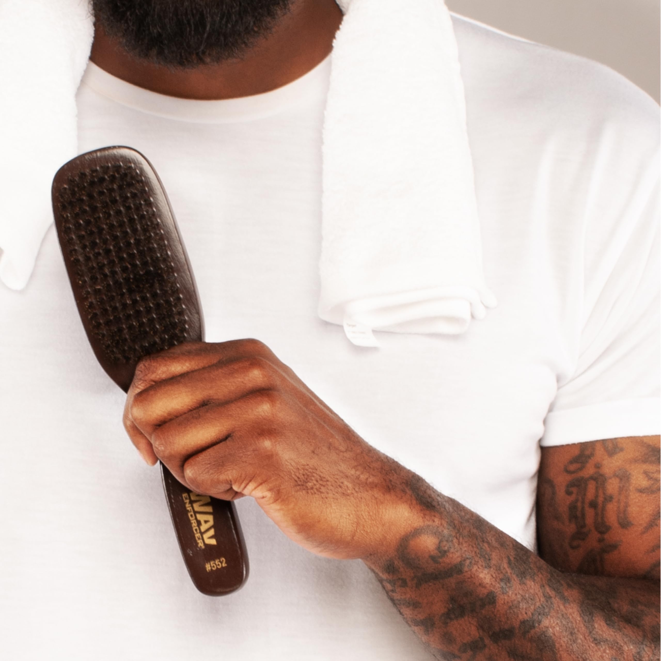 WAV ENFORCER Spin Wave Brush bristle detail shows longer boar bristles for deeper waves.