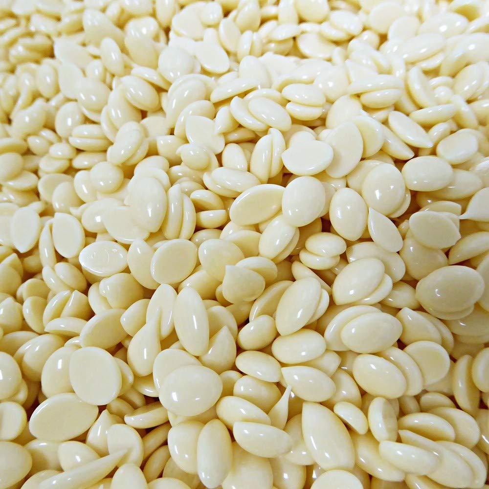 Short and coarse hair adheres well to Waxness, enabling waxing.