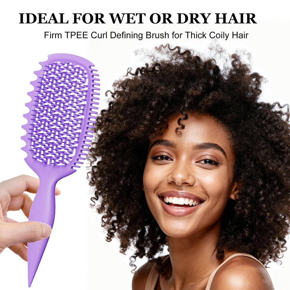 Weldilgit wide-tooth side adds lift and volume to dense curls.