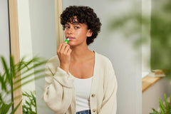 Weleda Skin Food Lip Butter, caléndula y manzanilla suavizan labios.