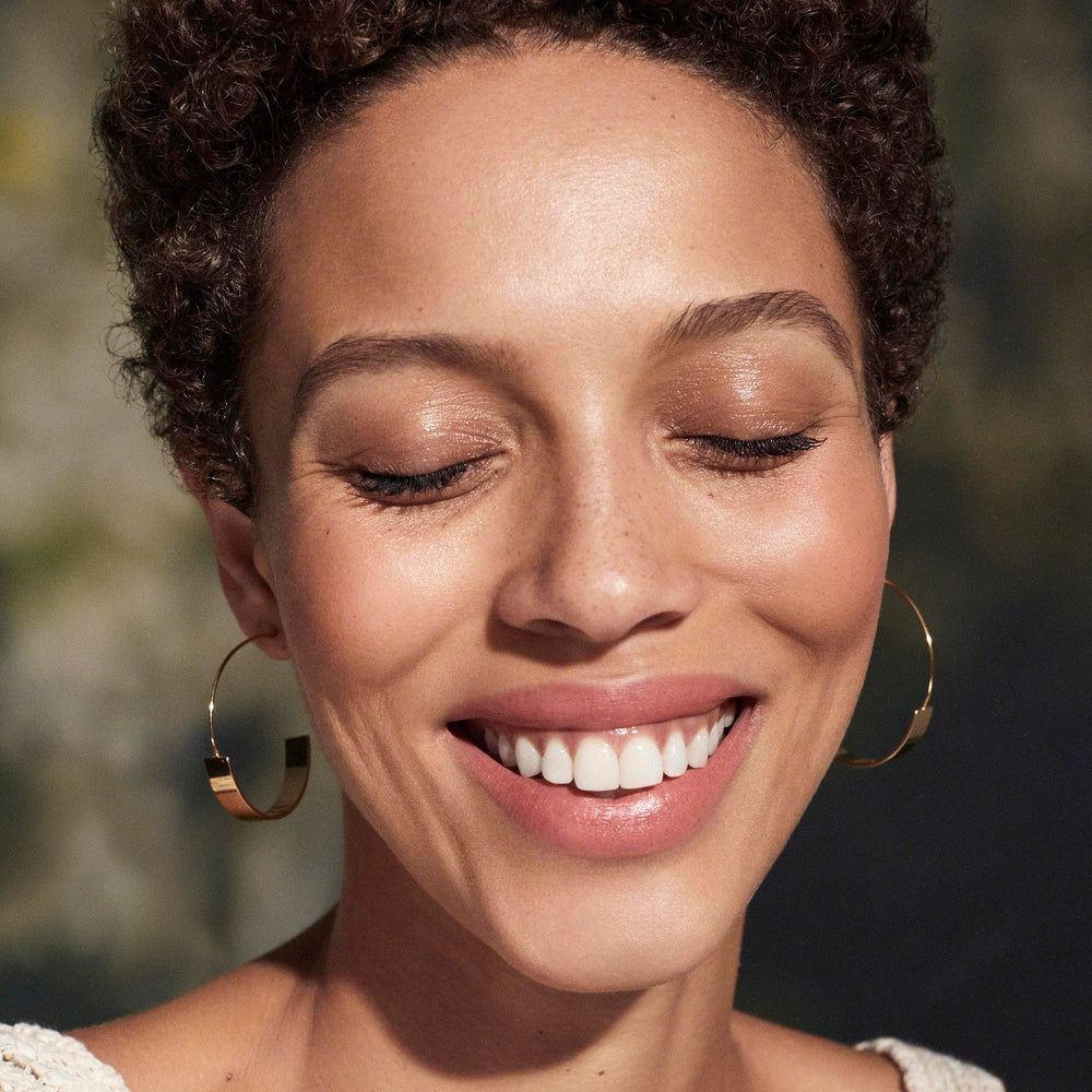 Well People Bio Powder Foundation ingredients include squalane, starch, and mica.