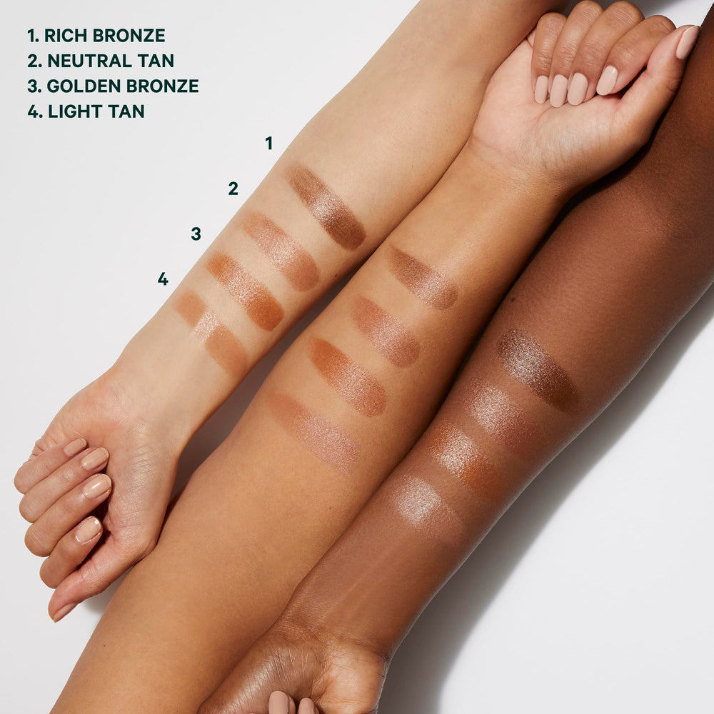 Well People Supernatural Barrita Bronceadora aplicada en mejillas, labios y párpados para calidez natural.