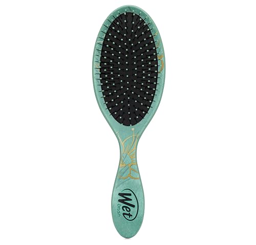 Wet Brush Original Detangler Tiana brush head glides through knots with minimal tug