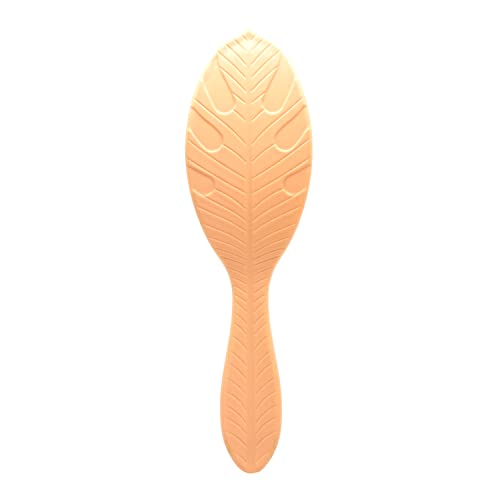 Wet Brush Go Green Coconut Oil bristles close-up highlighting Intelliflex detangling and oil distribution.