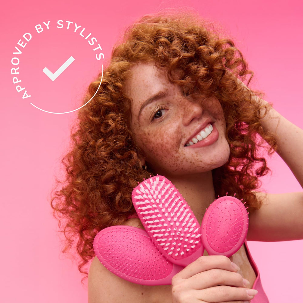 Wet Brush Mini Detangler comfortable grip for long sessions of brushing.