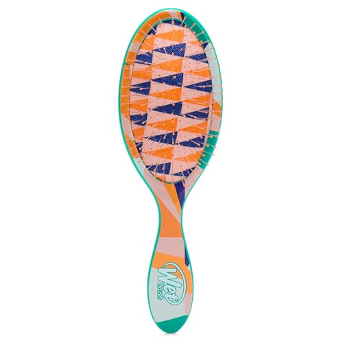 Wet Brush Original Detangler bristle close-up showing flexible bristles for painless brushing.