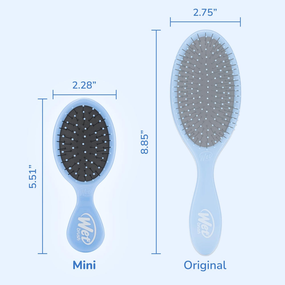 Wet Brush Squirt Mini Detangler Sky bristle detail highlighting flexible tips.
