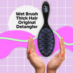 Wet Brush Thick Hair bristles closeup – IntelliFlex glide through knots with less tugging.