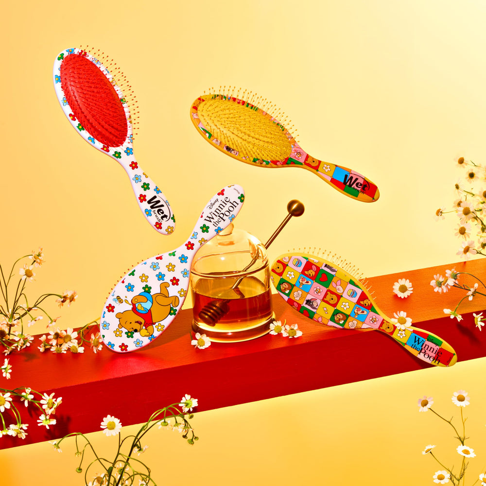 Wet Brush Winnie Pooh bristle flexibility demonstrates reduced snagging.