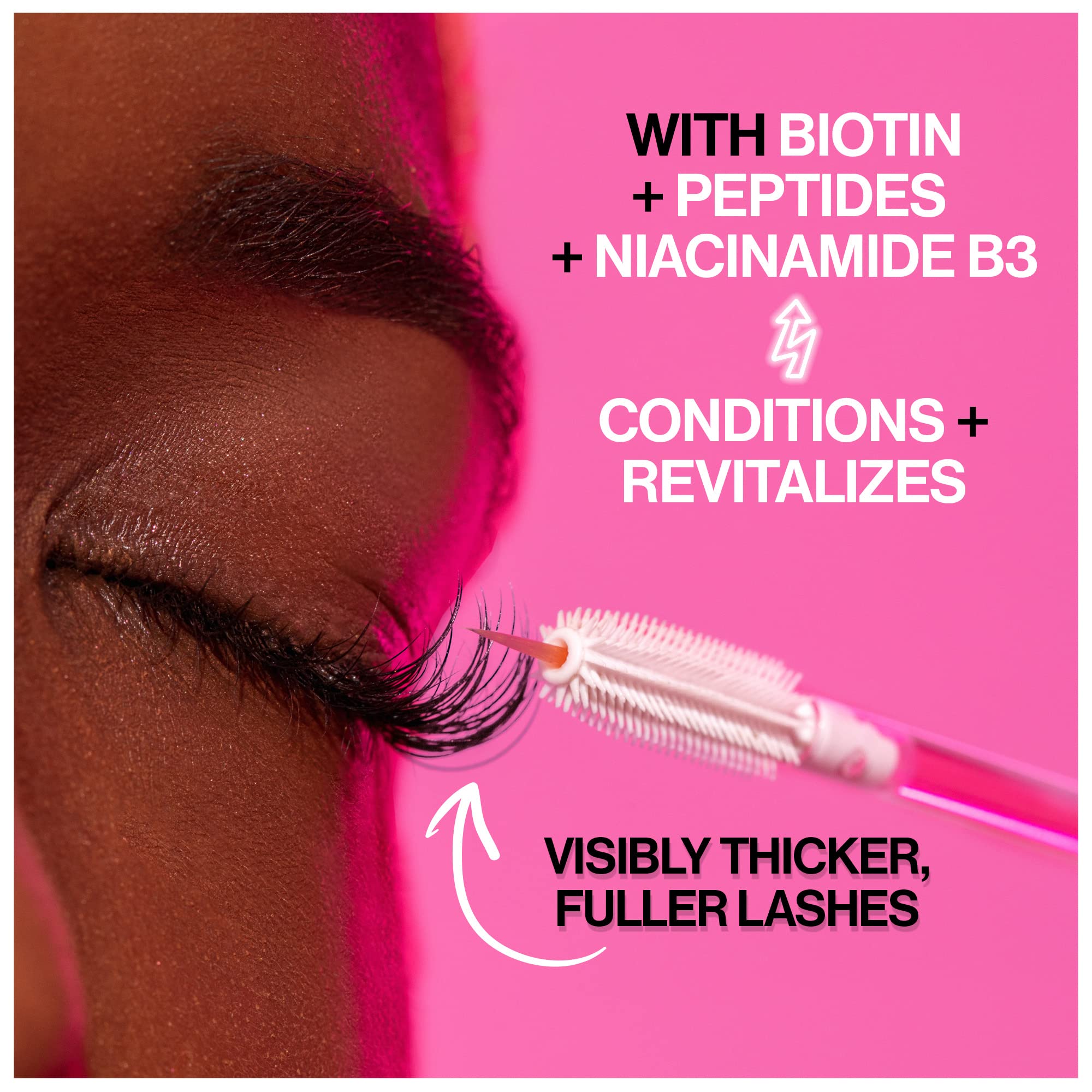 Aplicador cepillo suave facilita la aplicación en cejas y pestañas.