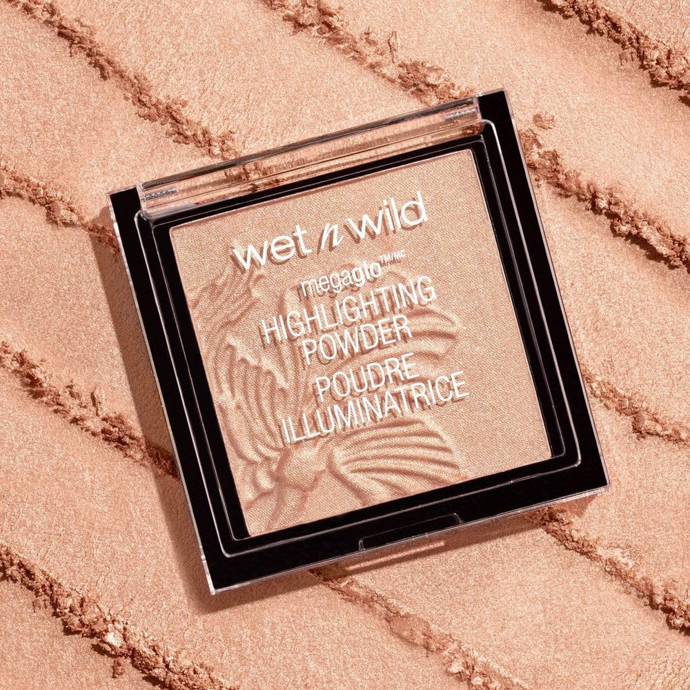 Wet n Wild MegaGlo micro-fine pearls create multi-dimensional light.