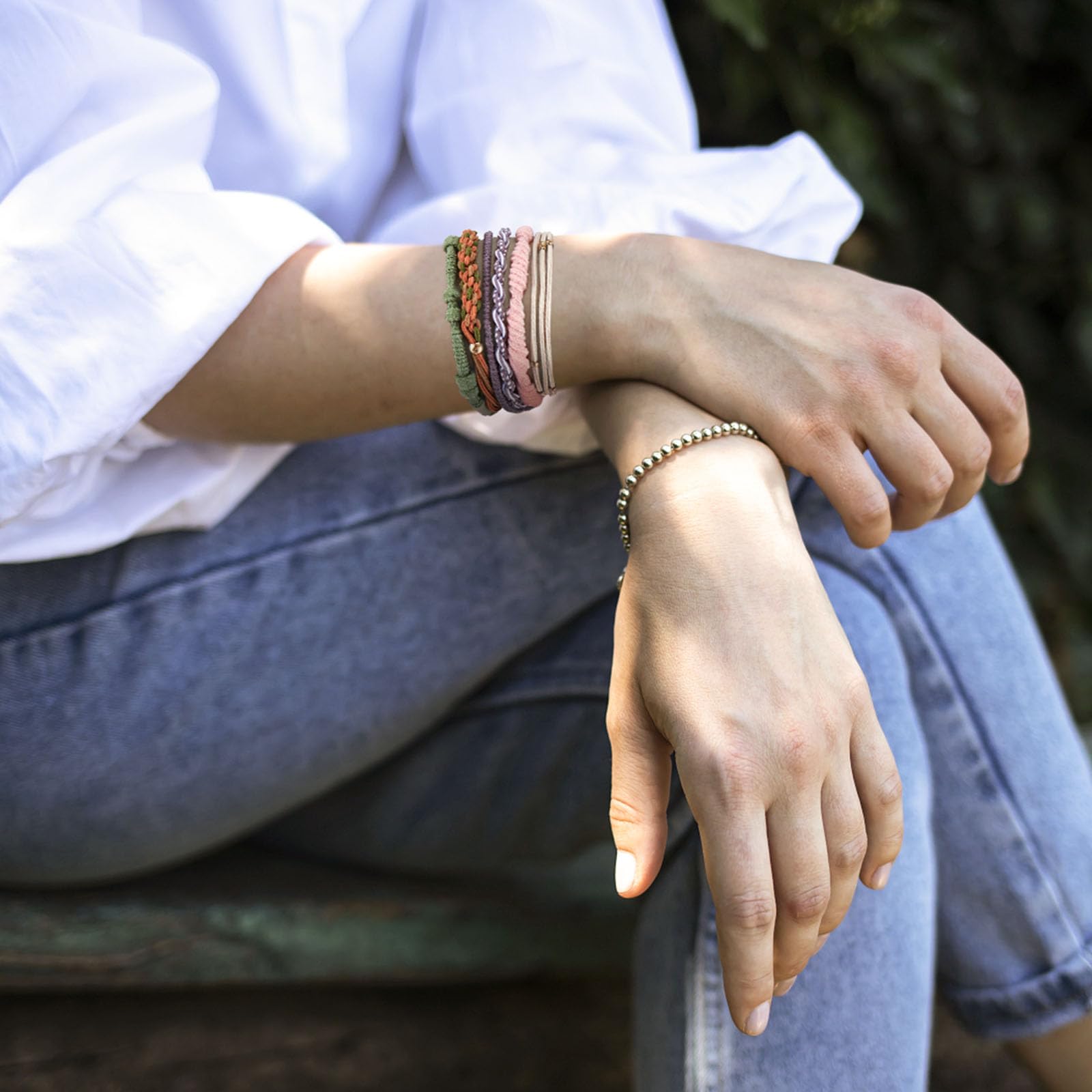 Coleteros Boho de Wgniip como accesorio de moda y recogido práctico.