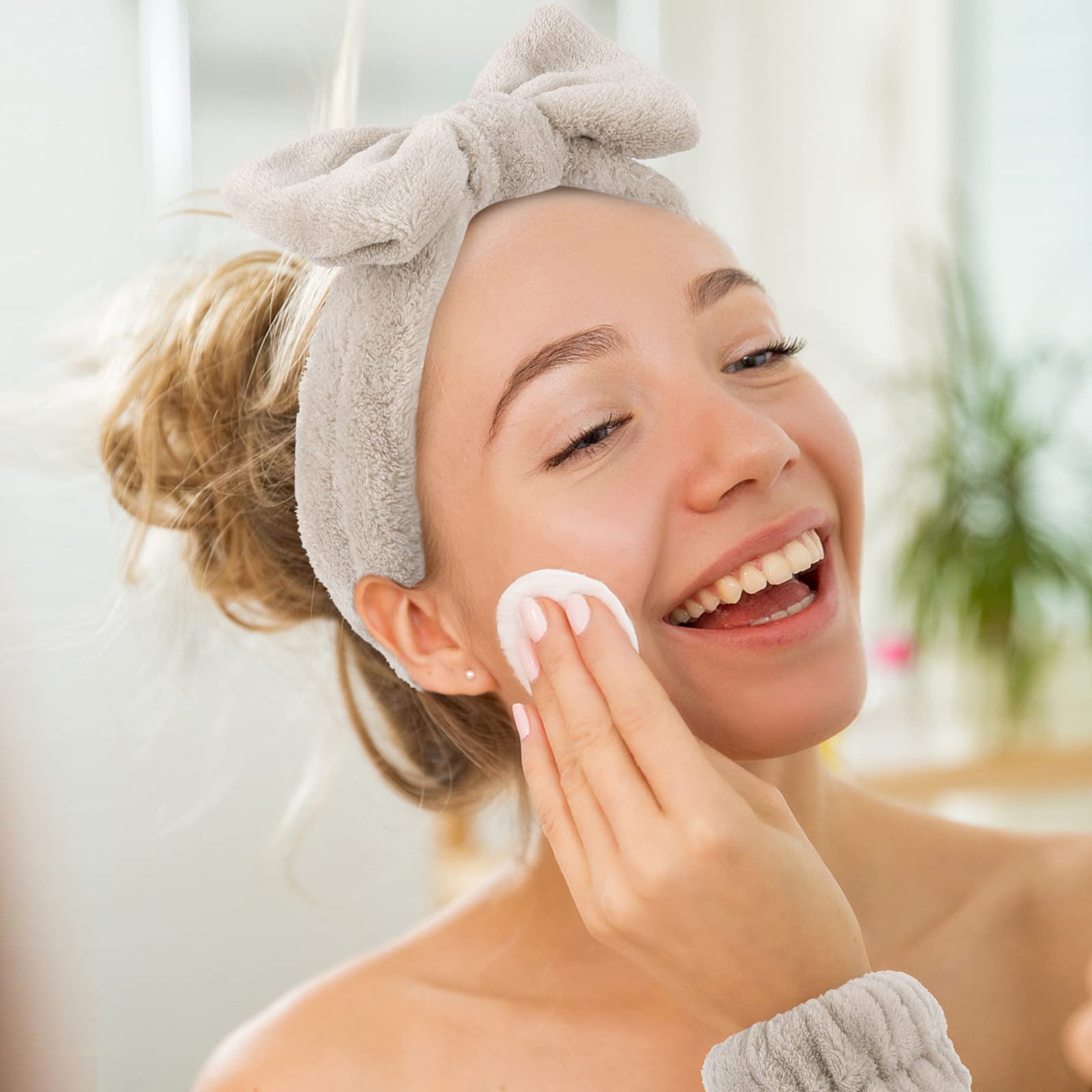 WHAVEL gift-ready spa set ideal for skincare lovers.
