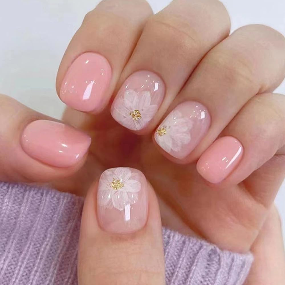 Whiosyrt short square glossy pink nails for a quick salon-like makeover