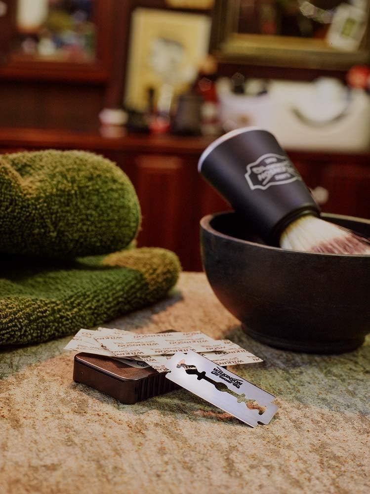 Wilkinson Sword Classic DE blades box-front view highlights accessibility and organization.