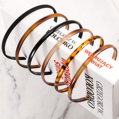 WILLBOND thin plastic headband teeth in deep brown offers non-slip grip.