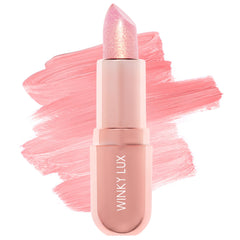 Bálsamo Glimmer Rosa de Winky Lux en aplicación suave para labios hidratados