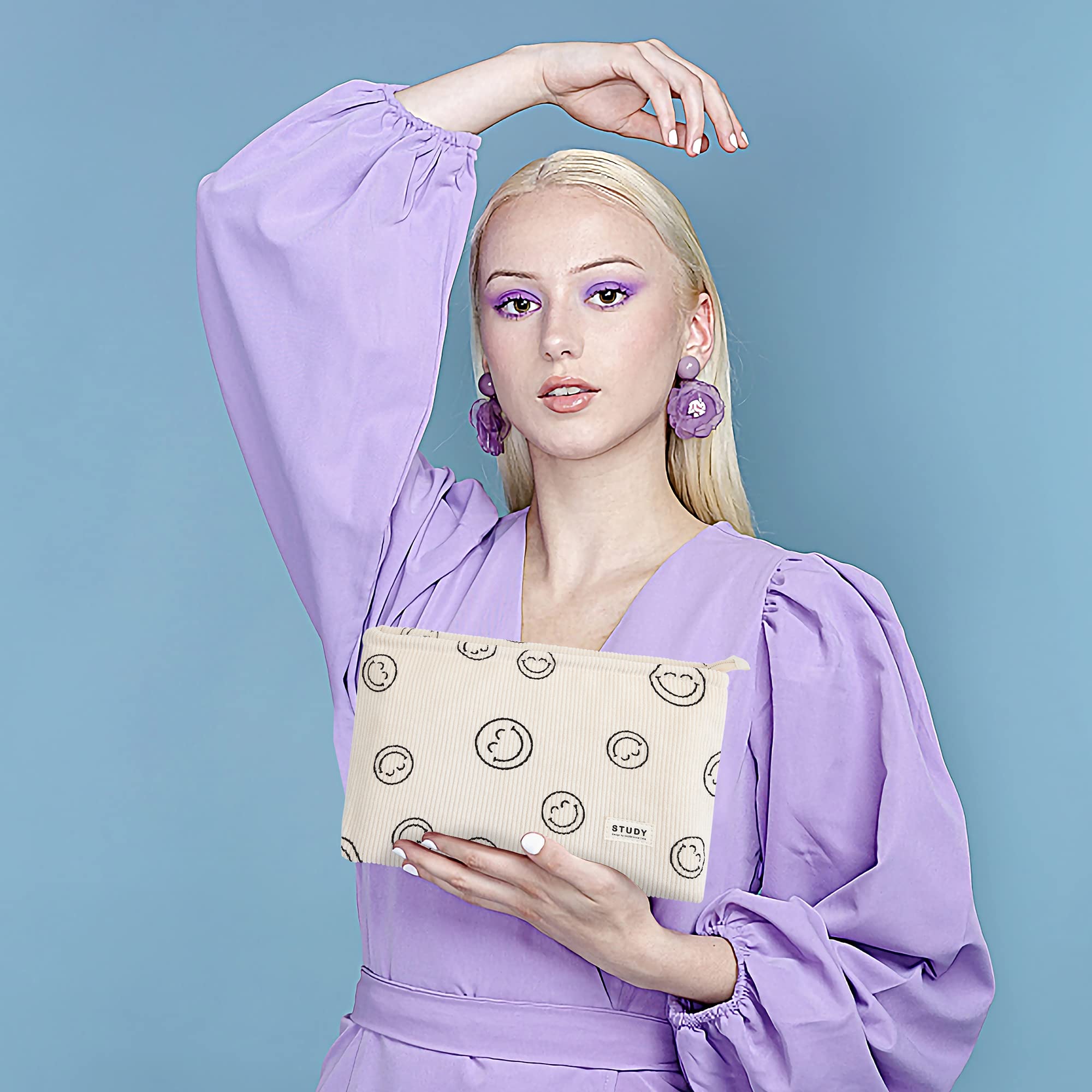 WLLWOO durable corduroy fabric feels soft yet sturdy.