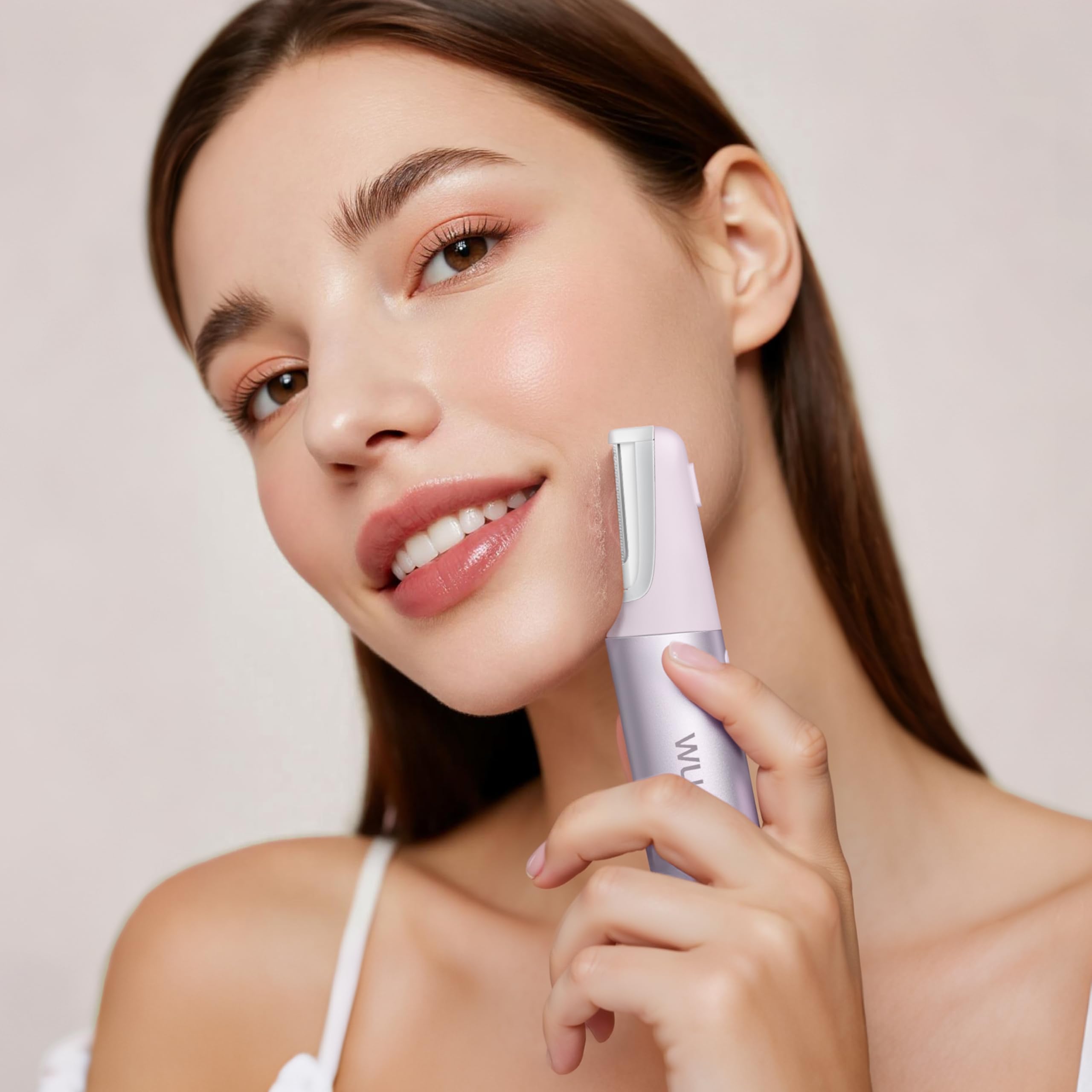 WLU Dermaplane Razor rechargeable battery supports long cordless sessions between charges.