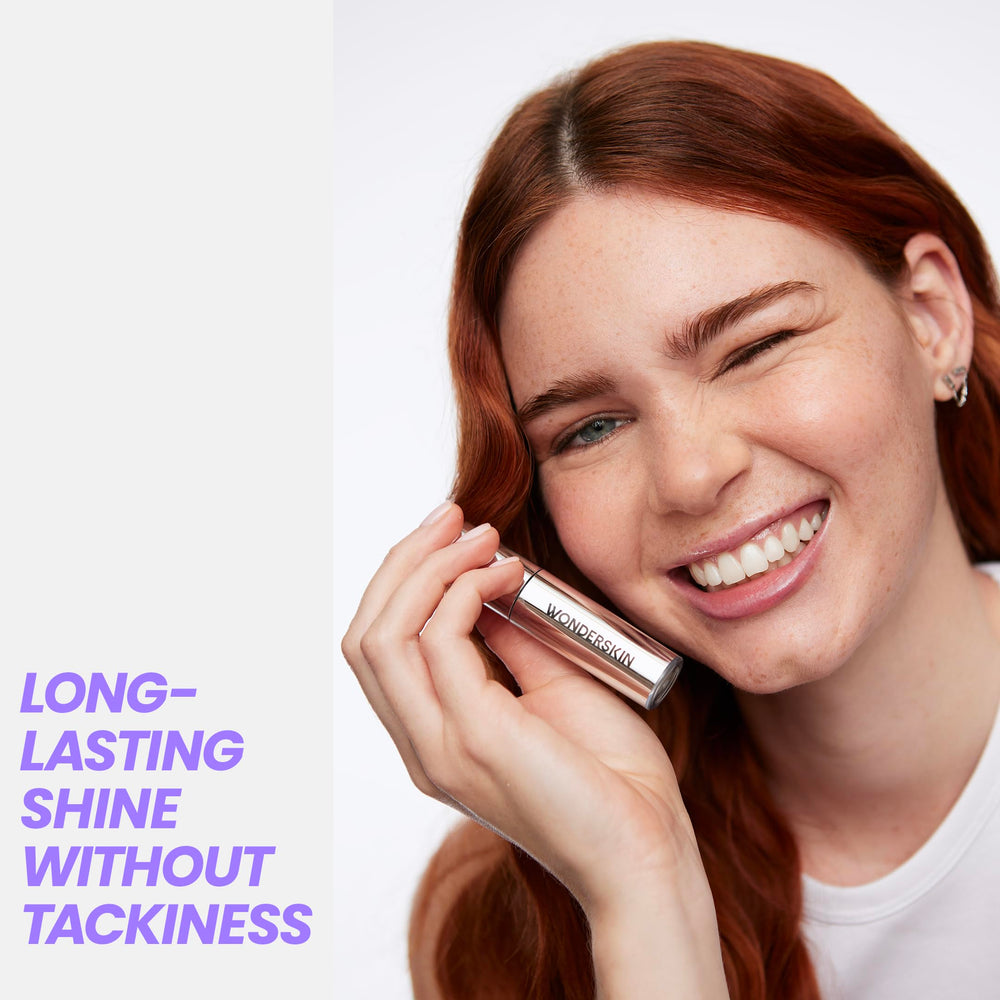 Wonderskin Lip Oil enriched with vitamin E for lasting moisture.