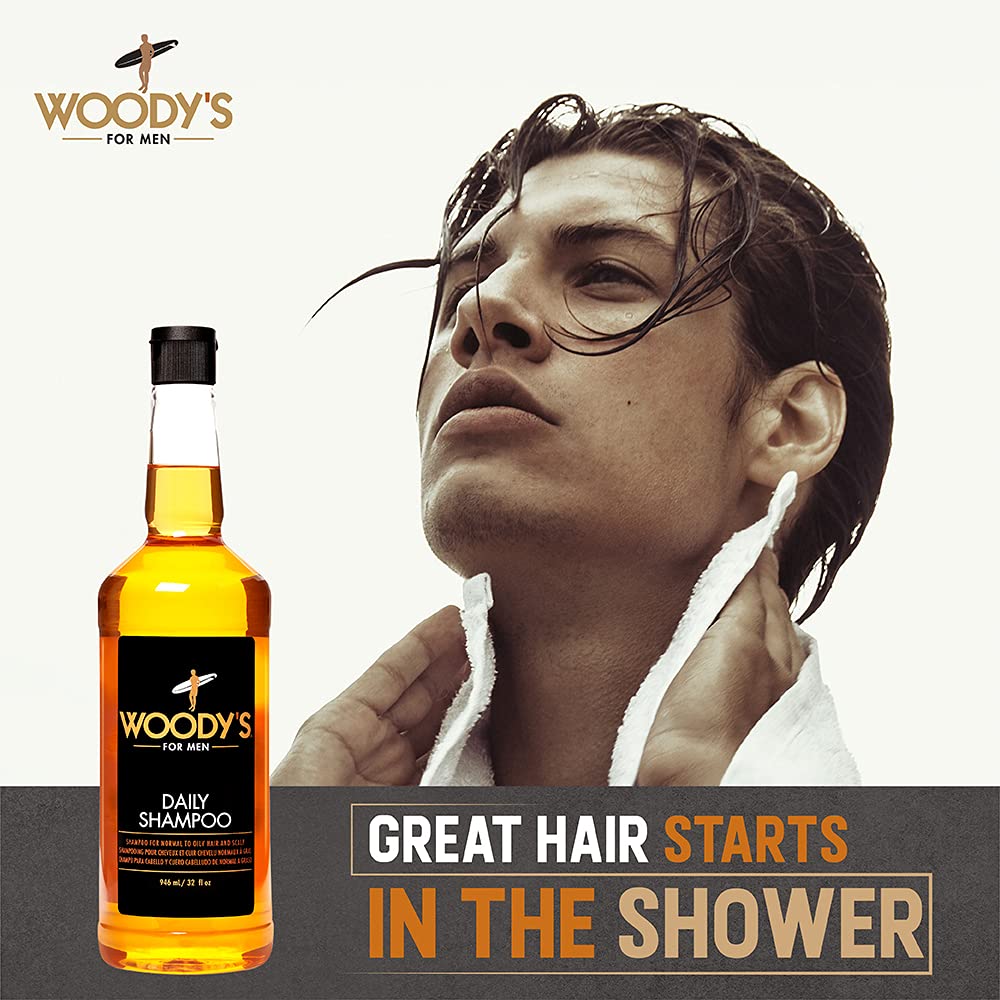 Espuma cremosa de Woody's Daily Shampoo para hombres, sensación refrescante.