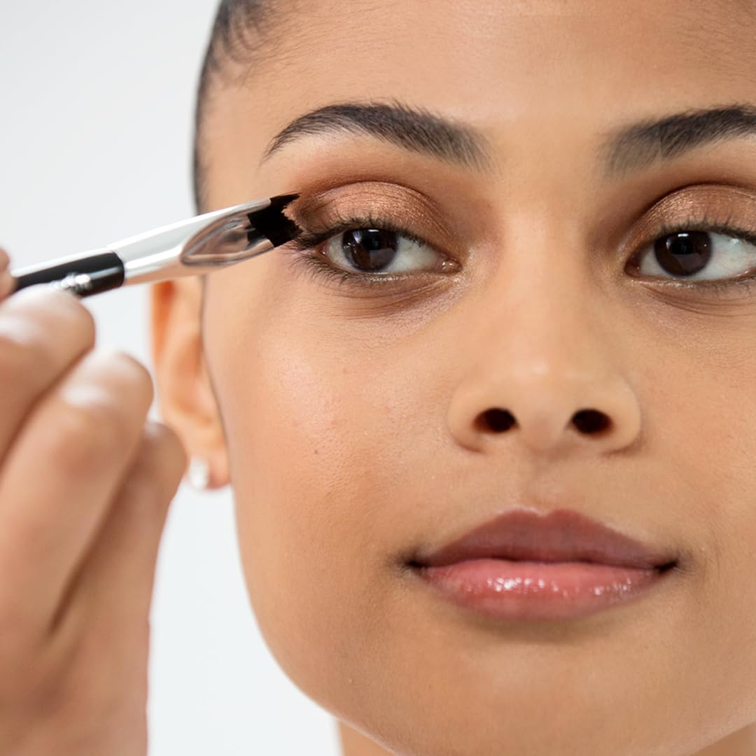Woosh Corner Brush is cruelty-free and vegan for conscious makeup routines.