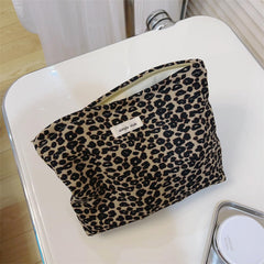 Zipper closure keeps contents secure during travel
