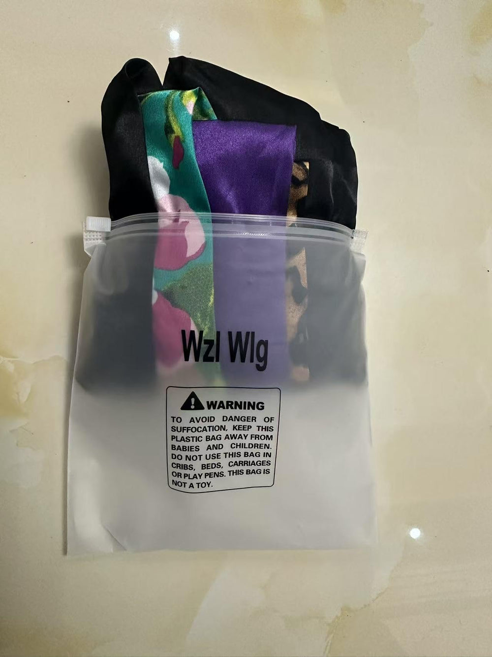 Conjunto de 4 bonetes satinados de Wzl Wlg, versátil y práctico