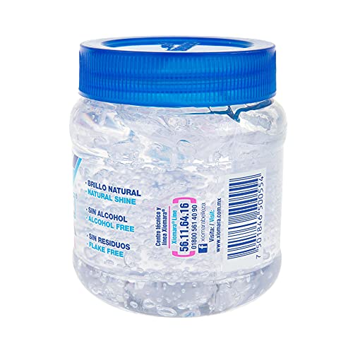 Aplicación en la palma del gel Xiomara con aloe vera