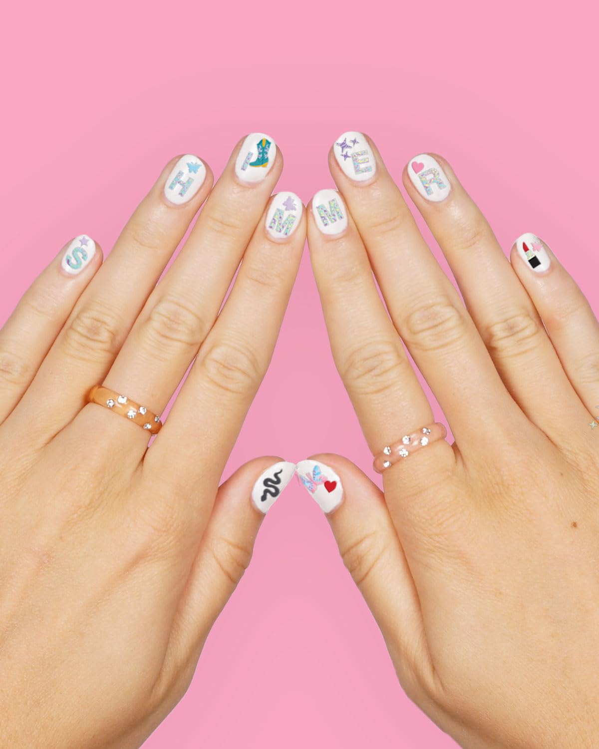 xo Fetti Era: 544 diseños para uñas, perfectos para celebraciones y looks atrevidos.