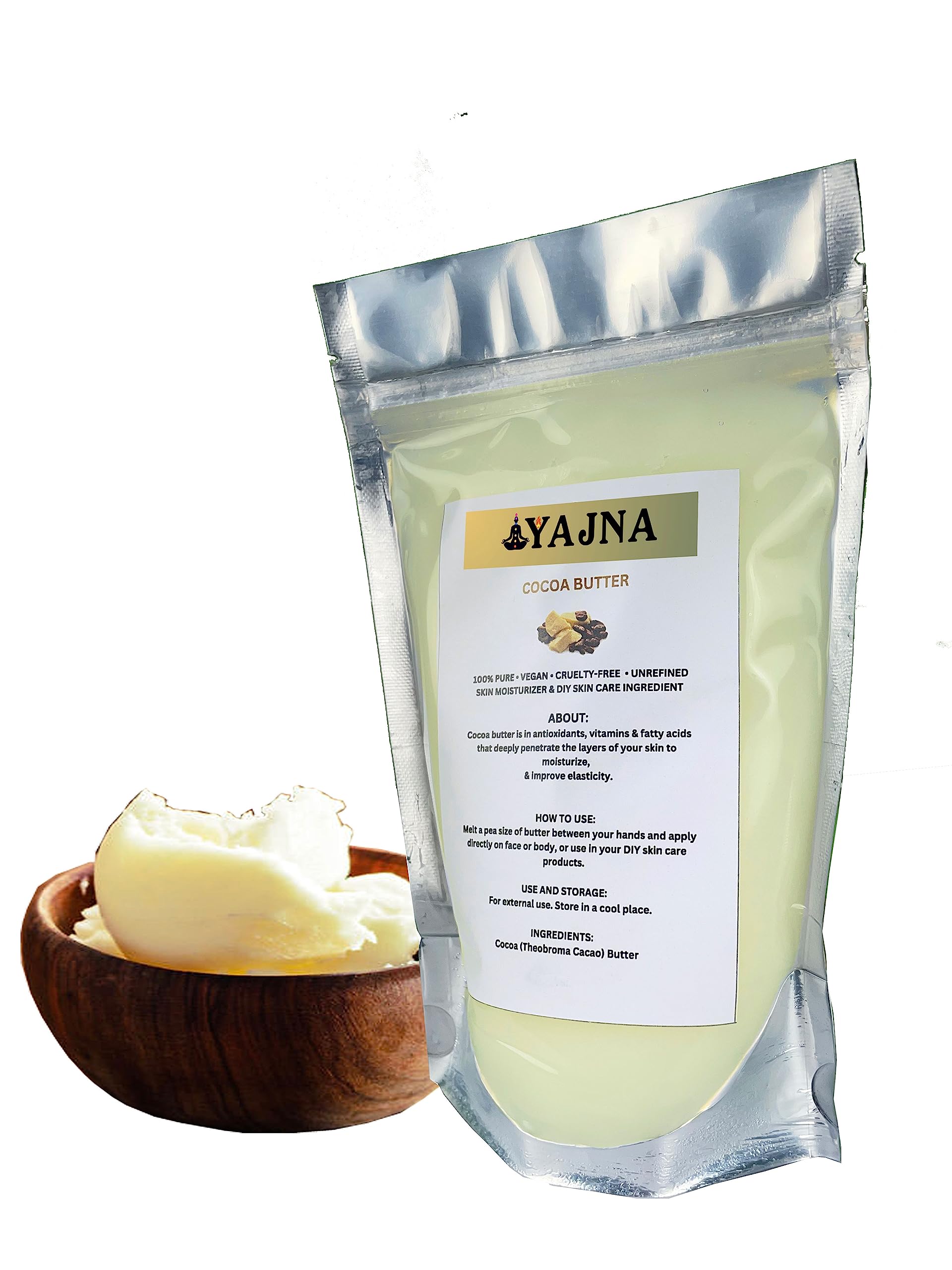 Textura cremosa de la manteca de cacao Yajna para rostro nutrido.