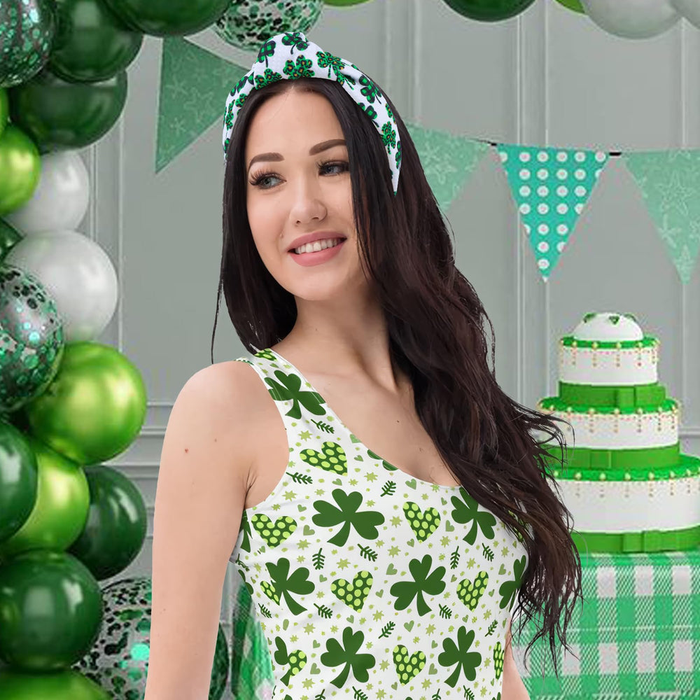 YanJie wide stretchy hair band, soft fabric, non-slip fit.
