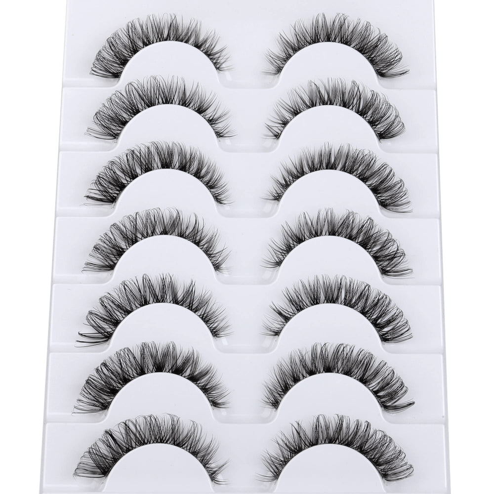 Yawamica cat-eye fluffy lashes enhance eye shape with drama.