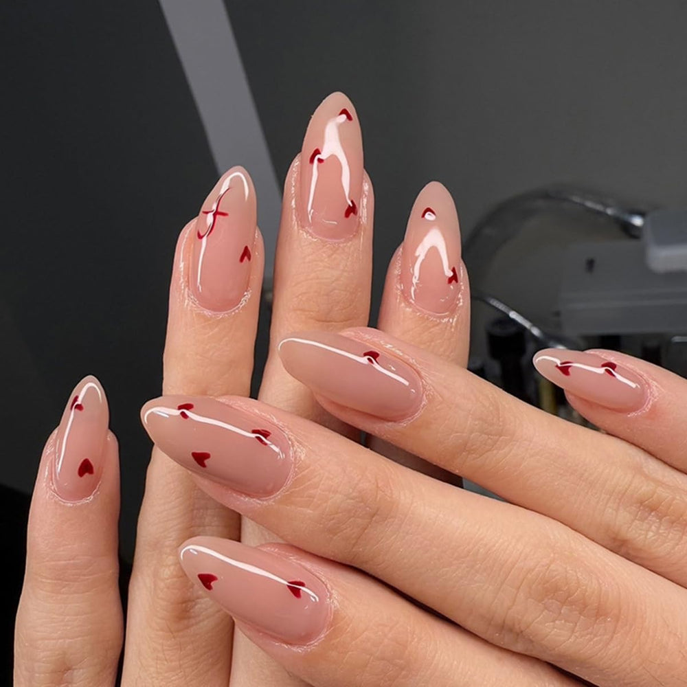 Uñas postizas YEFIUO con corazones rojos en almendra para San Valentín