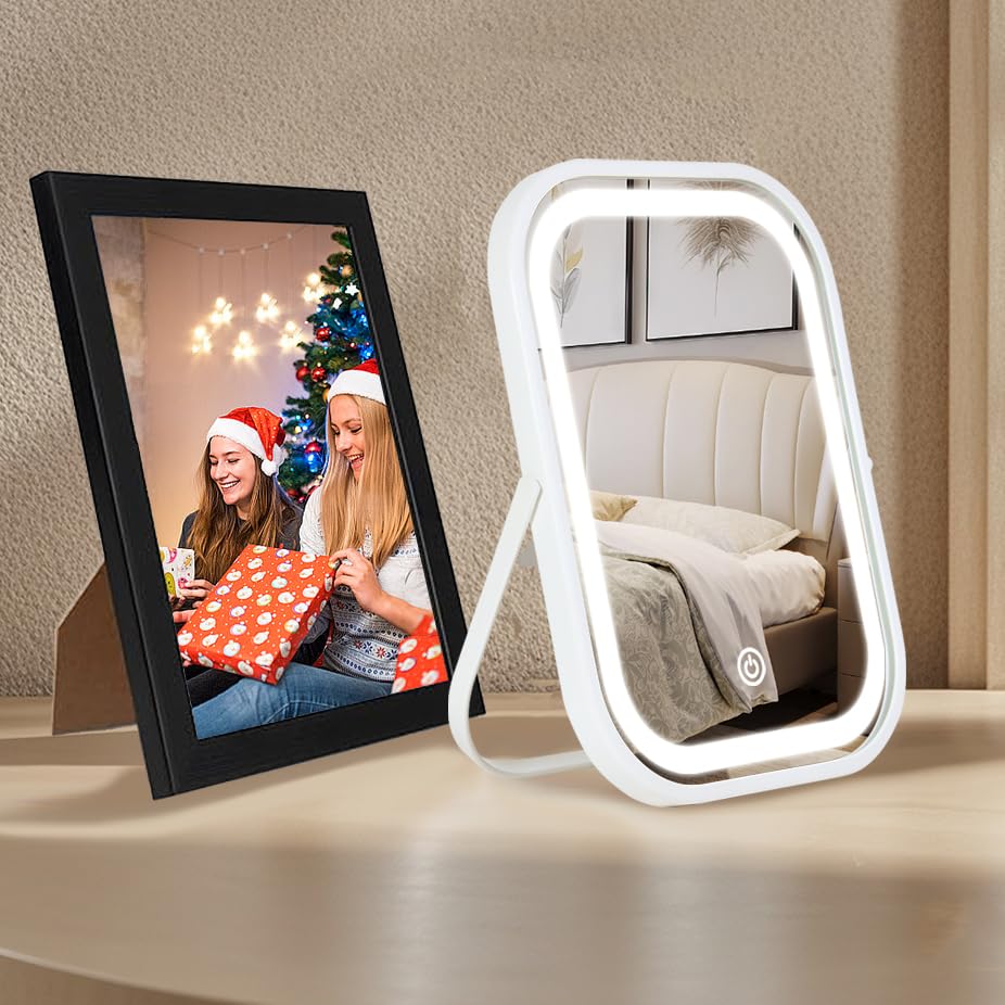 YEKKOPT mirror charges via USB-C for quick recharging on the move