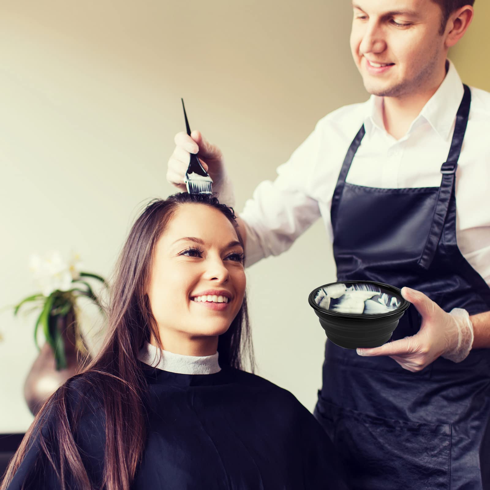 Yexixsr comb-brush applies dye evenly along lengths and roots.