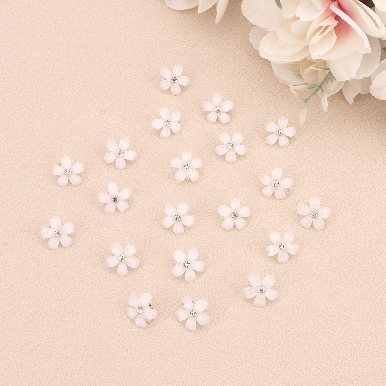 YISSION white flower hair clip set makes a thoughtful gift