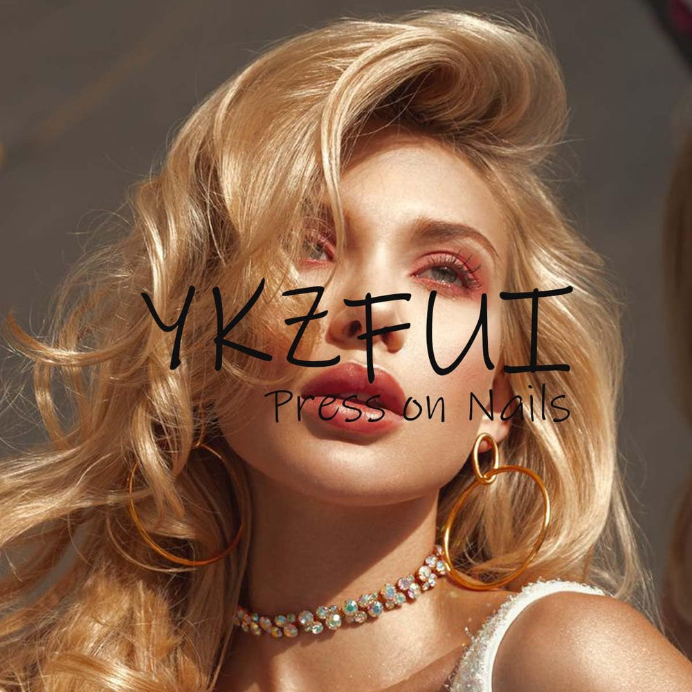 YKZFUI acabado brillante que luce bien con cualquier atuendo y maquillaje.