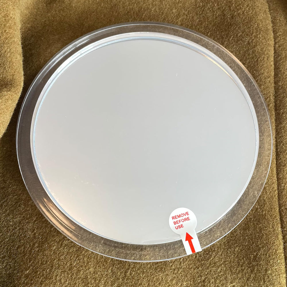 YoHumk fogless mirror aids precise makeup application in steamy conditions.