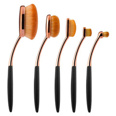 Yoseng concealer/contour brush for precise, seamless concealment and sculpting.