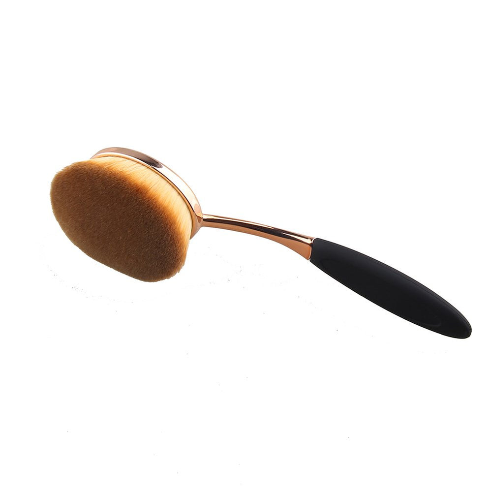 Yoseng Oval Foundation Brush contouring for professional-looking definition.