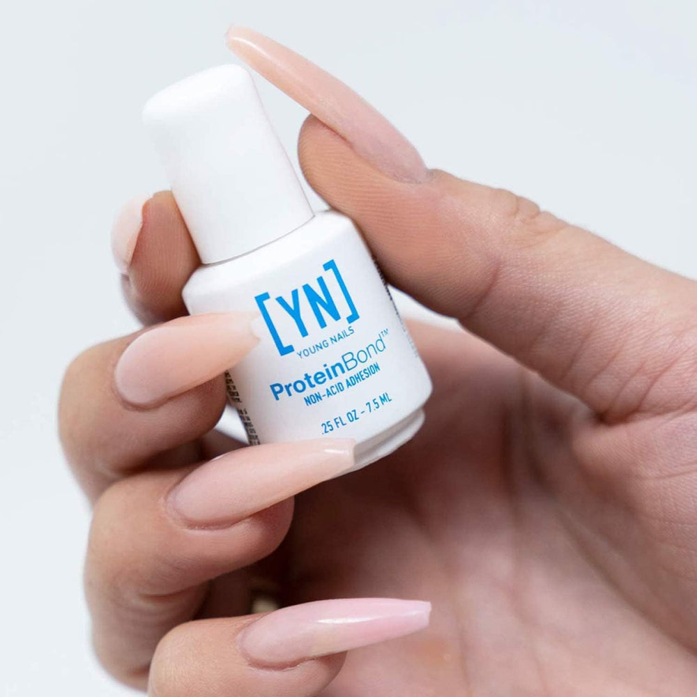 Proteína de unión Young Nails: textura adhesiva que favorece la adherencia entre capas.