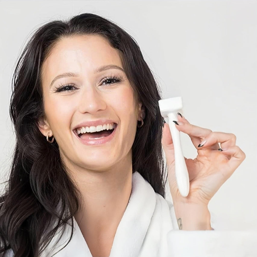 Ysrisny Derma Stamp scalp close-up for targeted exfoliation and healthier-looking hair.